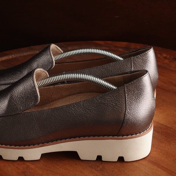 Vionic Loafers Women Size 7.5 Silver Gray Kensley Leather Preppy Comfort Shoes - Picture 7 of 13